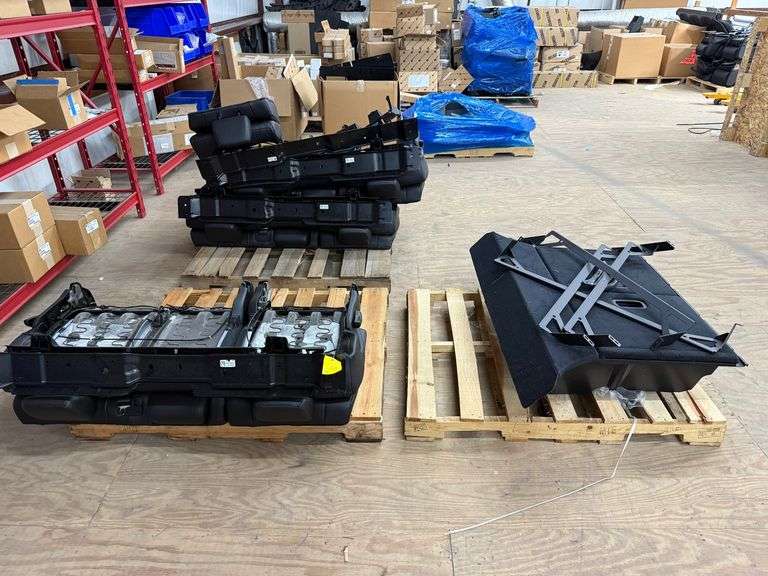 Pallet - '24-'25 Dodge Durango 2nd Row Take Out Seats image