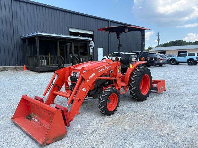 Kubota L3301D HST Tractor image