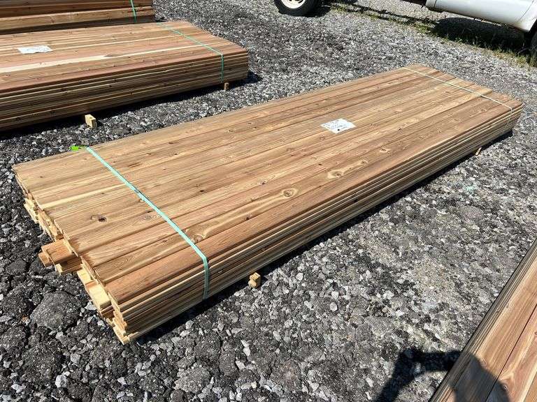 Stack- Western Red Cedar-Smooth 4 Sides 5/4"x4"x12' Decking/Fencing, 108 Pieces image