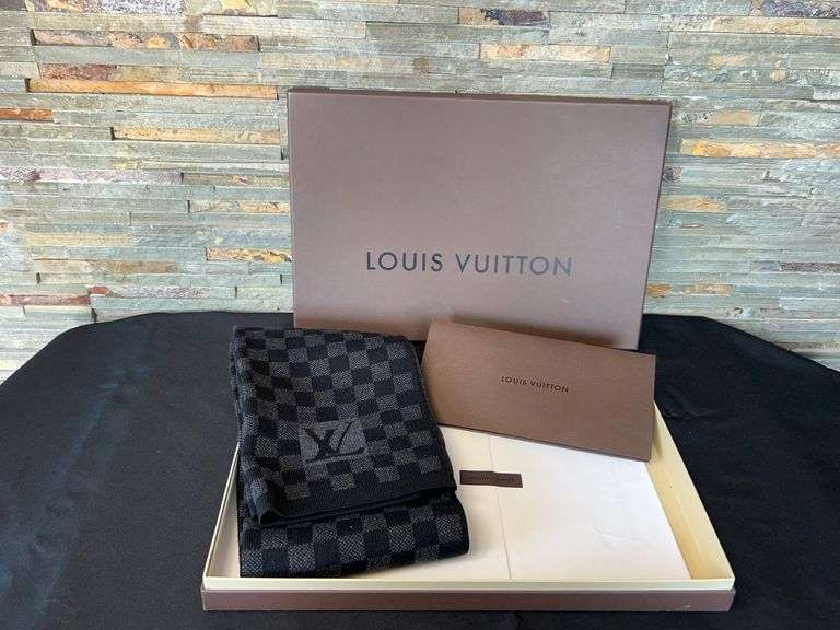 Louis Vuitton Scarf M74200 with Box image