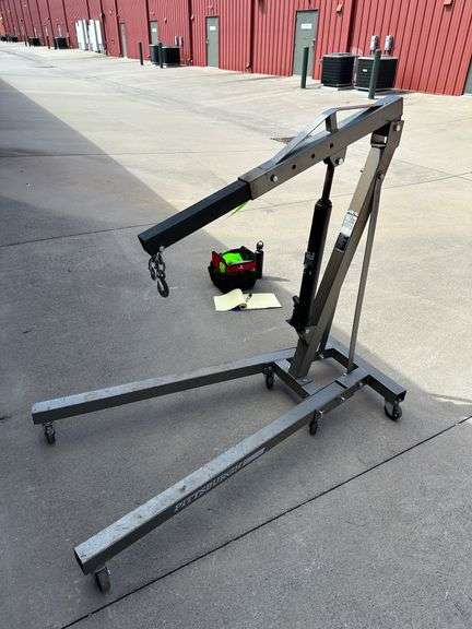 Pittsburgh Heavy Duty 1-Ton Folding Shop Crane image