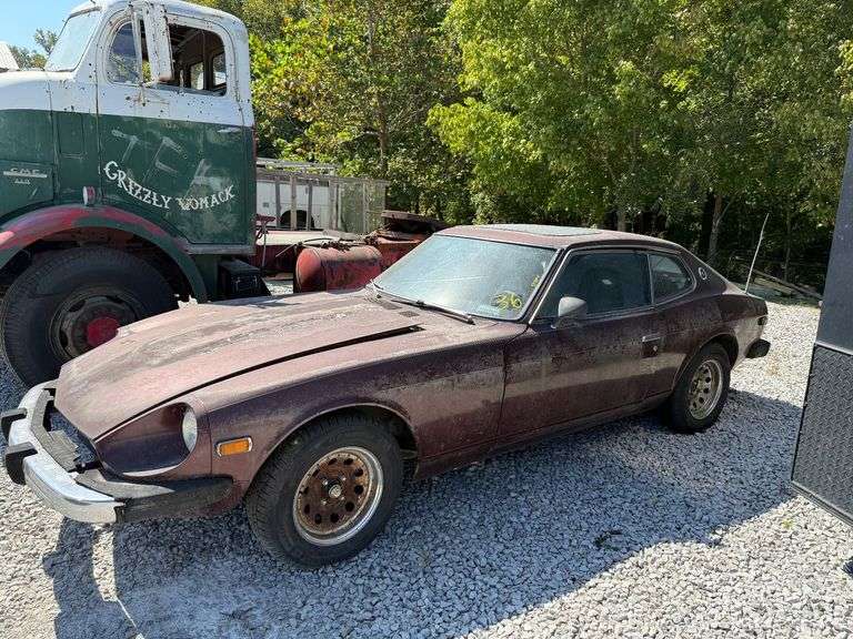 1976 Datsun 2+2 image