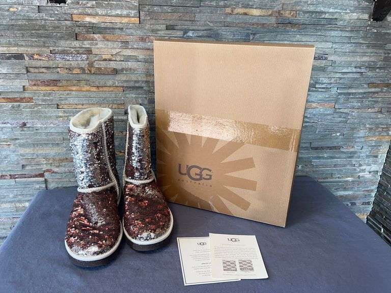 UGG Boots Classic Short with Box image