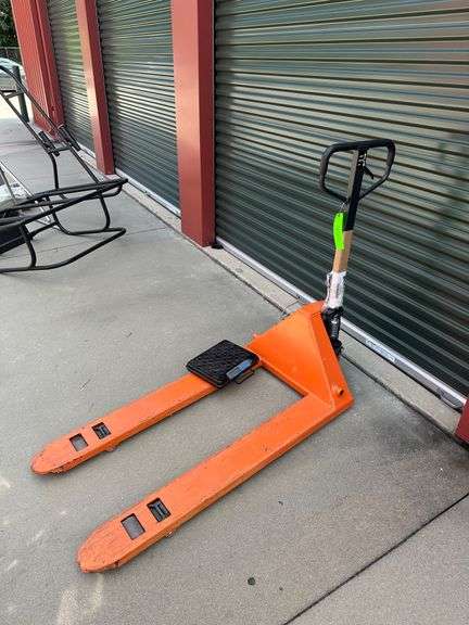 Haul Master 2.5 Ton Pallet Jack & Brecknell Shipping Scale image