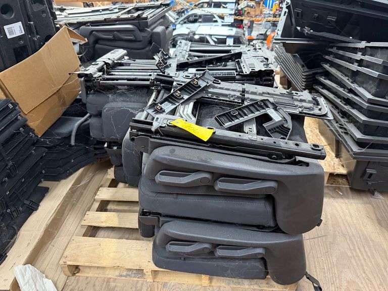 Pallet - '21-'24 Chevrolet Tahoe 2nd Row Take Out Seats (30-70 Splits) image