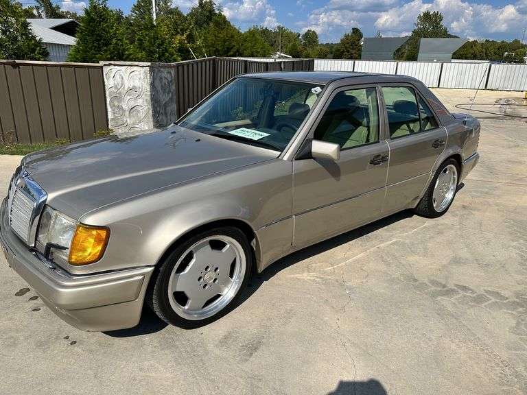 1993 Mercedes Benz 500E image