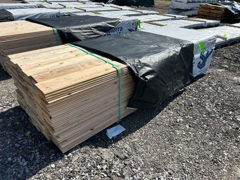 Stack- Western Woods German Lap Siding 1"x8"x10'-216 Pieces image