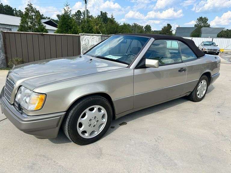 1994 Mercedes Benz E320 Convertible image