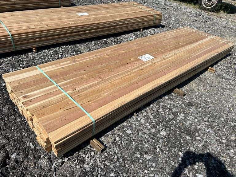 Stack- Western Red Cedar-Smooth 4 Sides 5/4"x4"x12' Decking/Fencing, 120 Pieces image