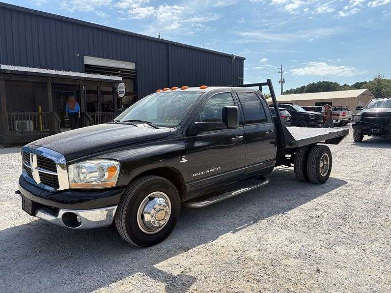 2006 Dodge Ram 3500 Dually Flatbed image