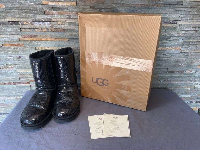 UGG Boots Classic Short with Box image