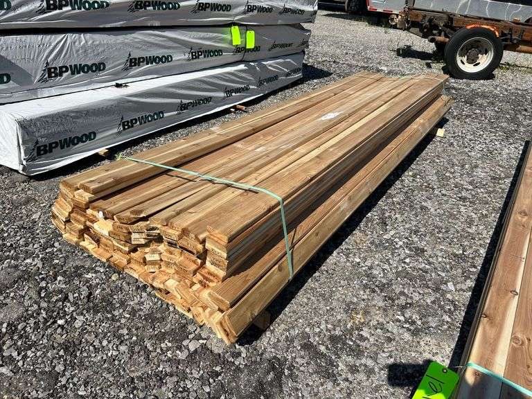 Stack- Western Red Cedar-Smooth 4 Sides 5/4"x4"x12' Decking/Fencing, 120 Pieces image