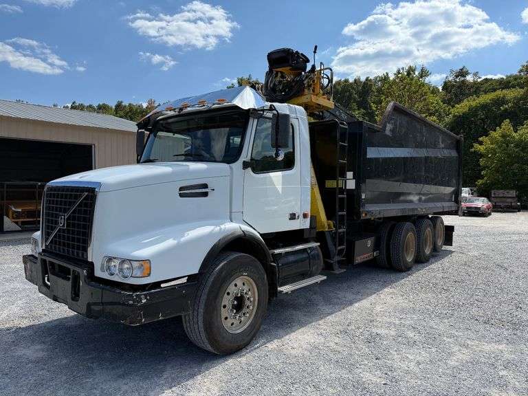 2006 Volvo VHD Grapple Brush Truck image