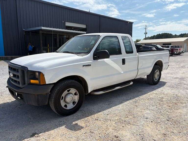 2006 Ford F-250 XL Super Duty image