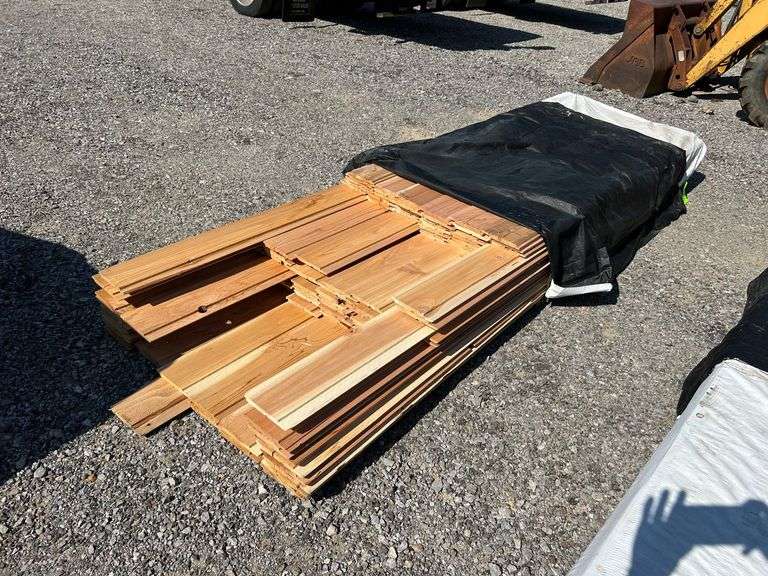 Stack- Incense Red Cedar Chanell Siding 1"x8"x8'-12', 109 Pieces image