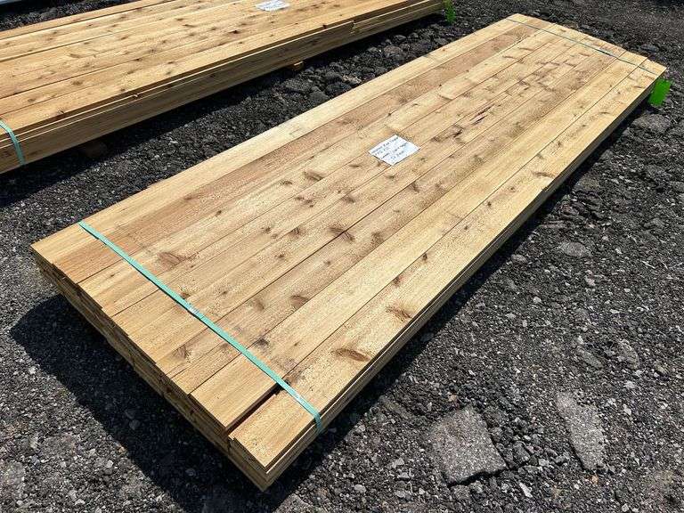 Stack- Western Red Cedar Smooth 1 Side 2 Edges 1"x6"x12', 56 Pieces image