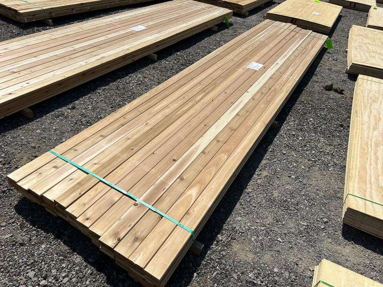 Stack- Western Red Cedar Smooth 4 Sides 5/4"x4"x16' Decking/Fencing, 60 Pieces image