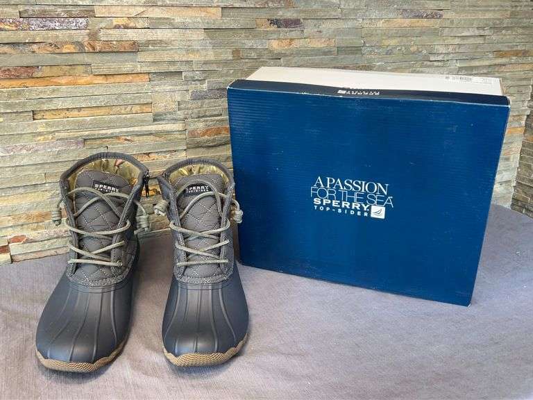 Sperry Top-Sider Round Toe Duck Boots with Box image