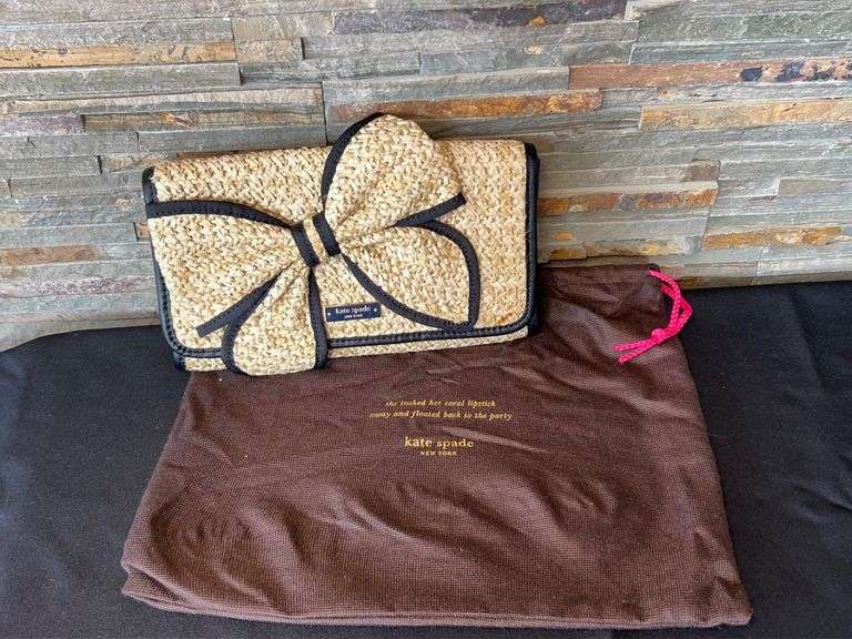 Kate Spade New York Belle Place Woven Straw Bow Viv Clutch PXRU5563 image