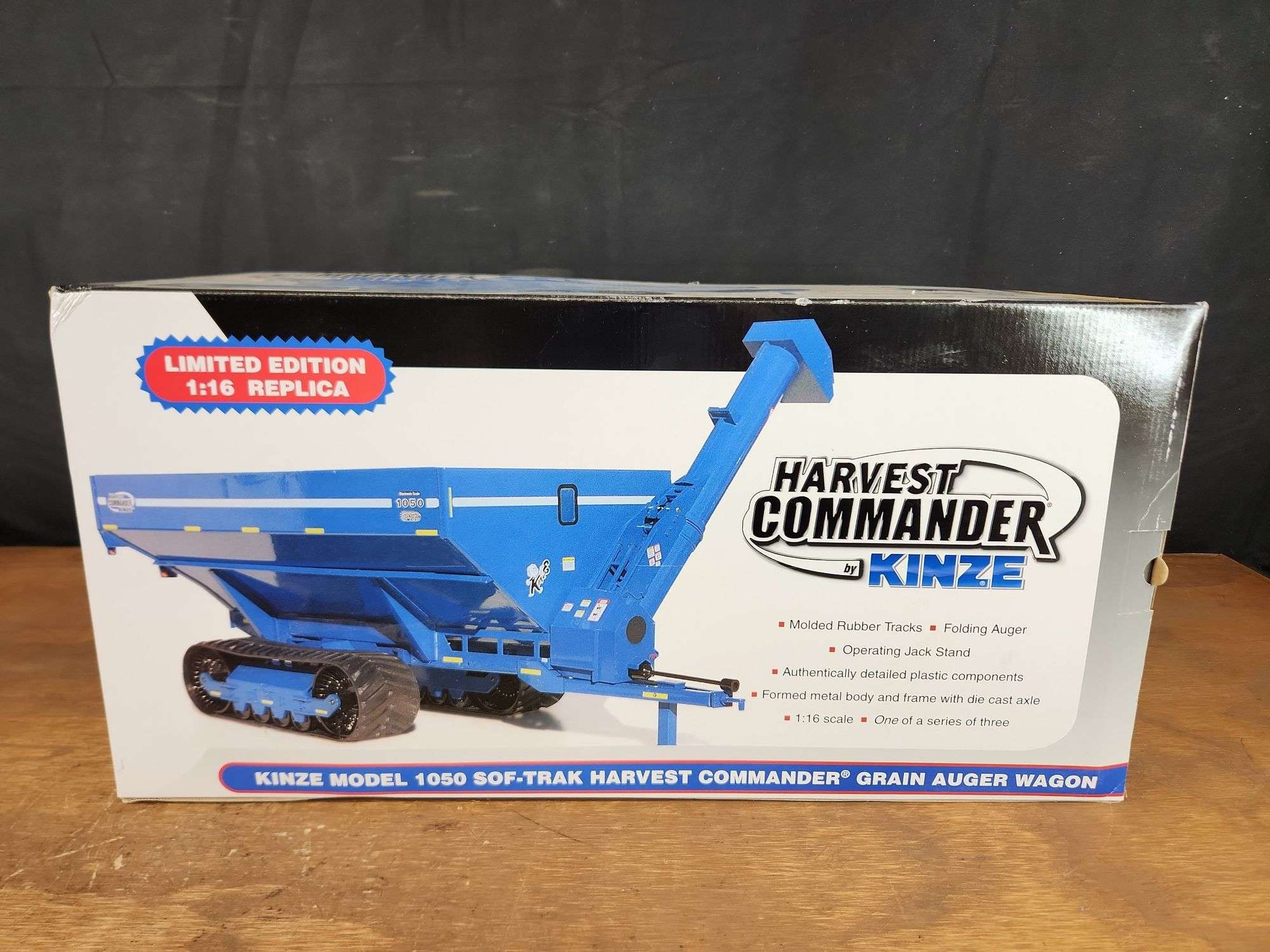 1/16 Kinze 1050 Sof-Trak Grain Cart NIB SC - Aumann Auctions, Inc.