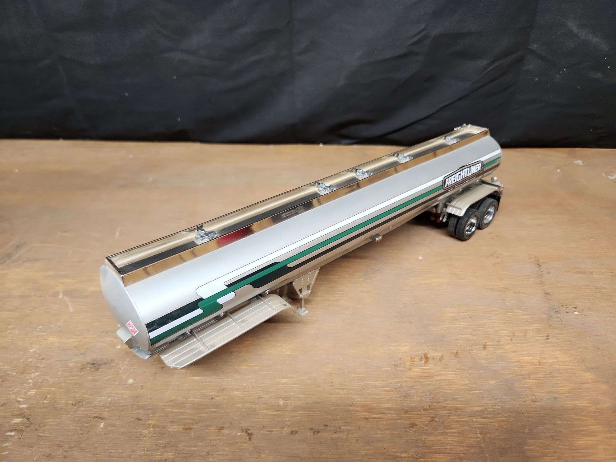自動車 FRANKLIN MINT SIMPLY MILES AHEAD FRANKLIN MINT SIMPLY MILES AHEAD - メルカリ