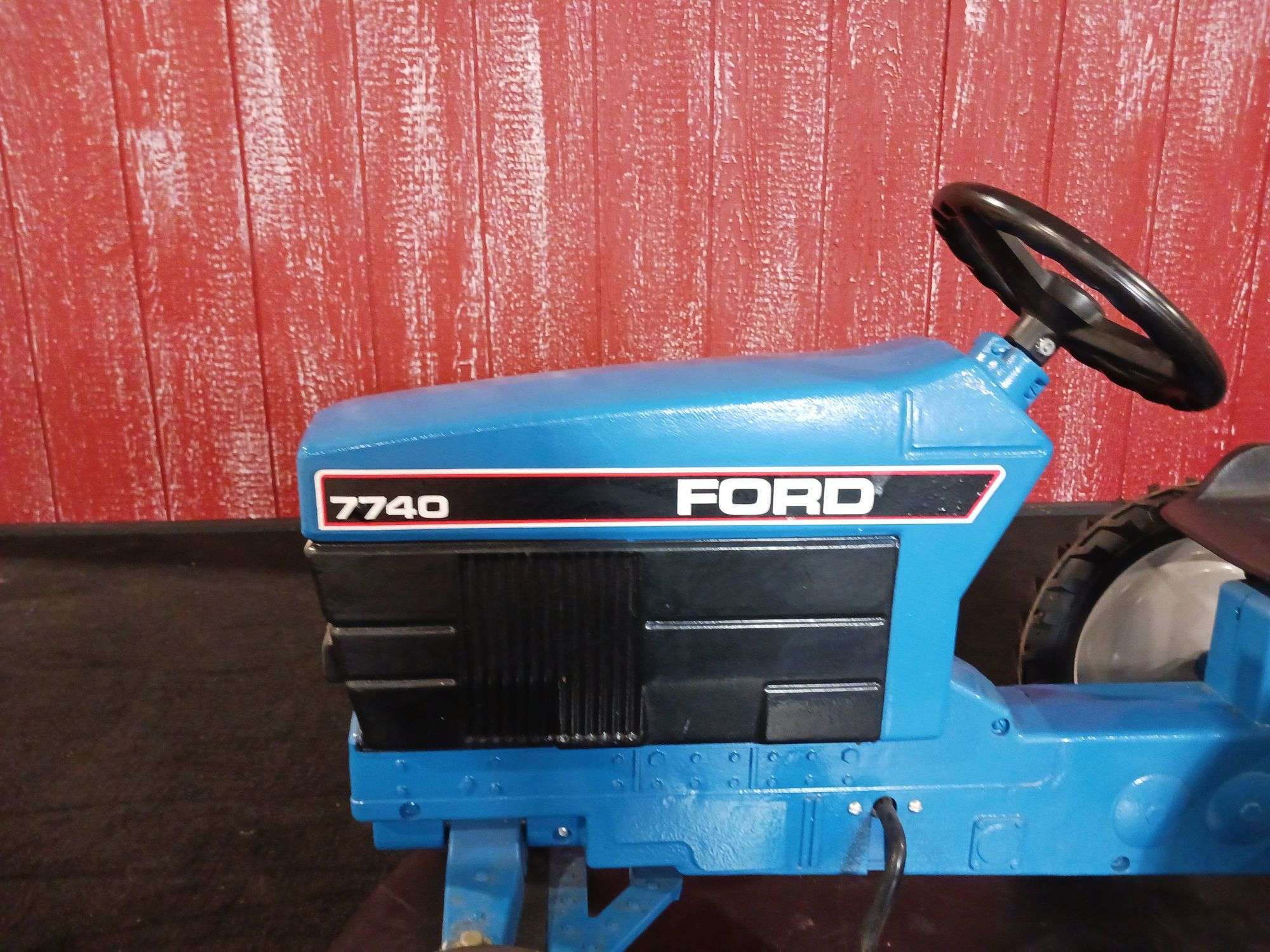 ミニカー FORD tractor 7740 ERTL made in USA Ertl Ford 7740 Pedal Tractor
