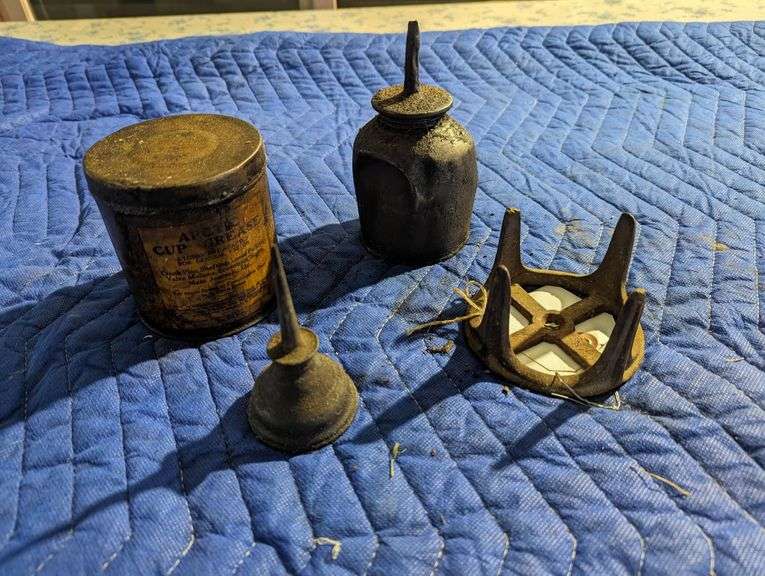 Oil Cans and Cast Holder image