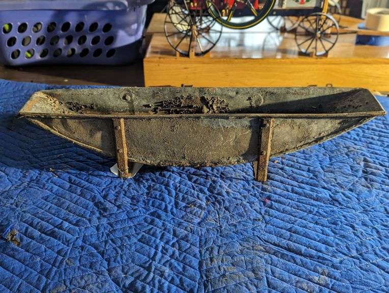 Wagon Wheel Trough image