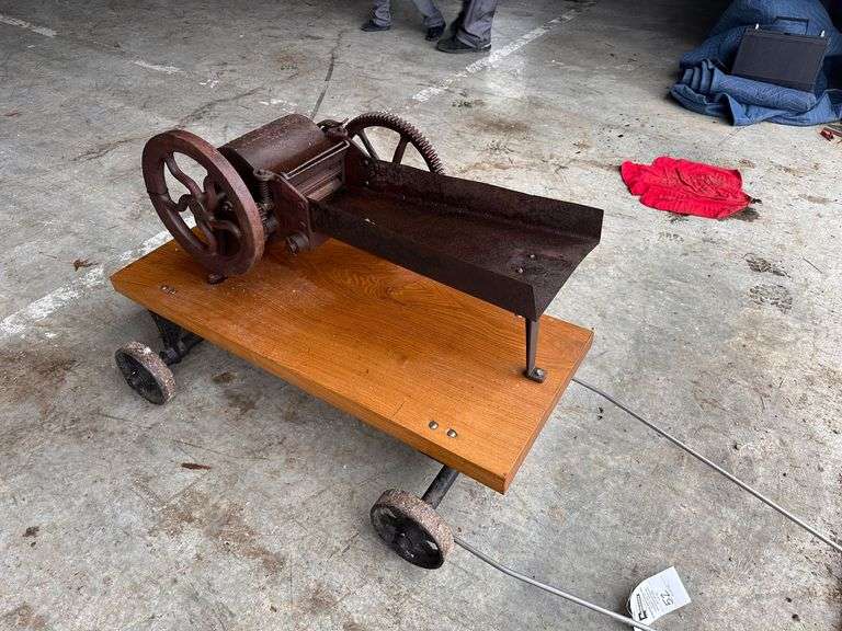 Model Clover Cutter image