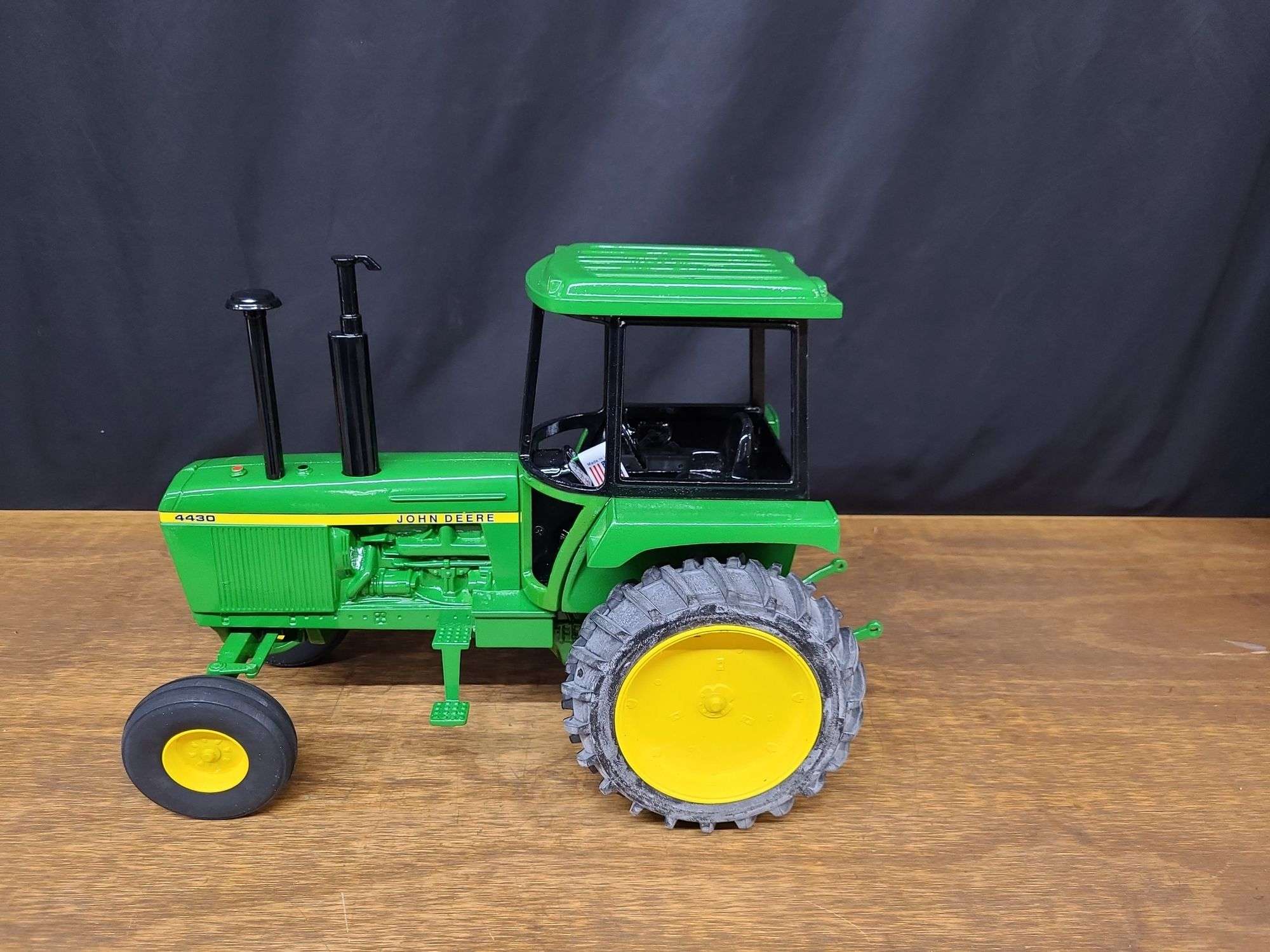 John Deere 1:16 Scale 4430 Tractor – Die-Cast Metal Replica
