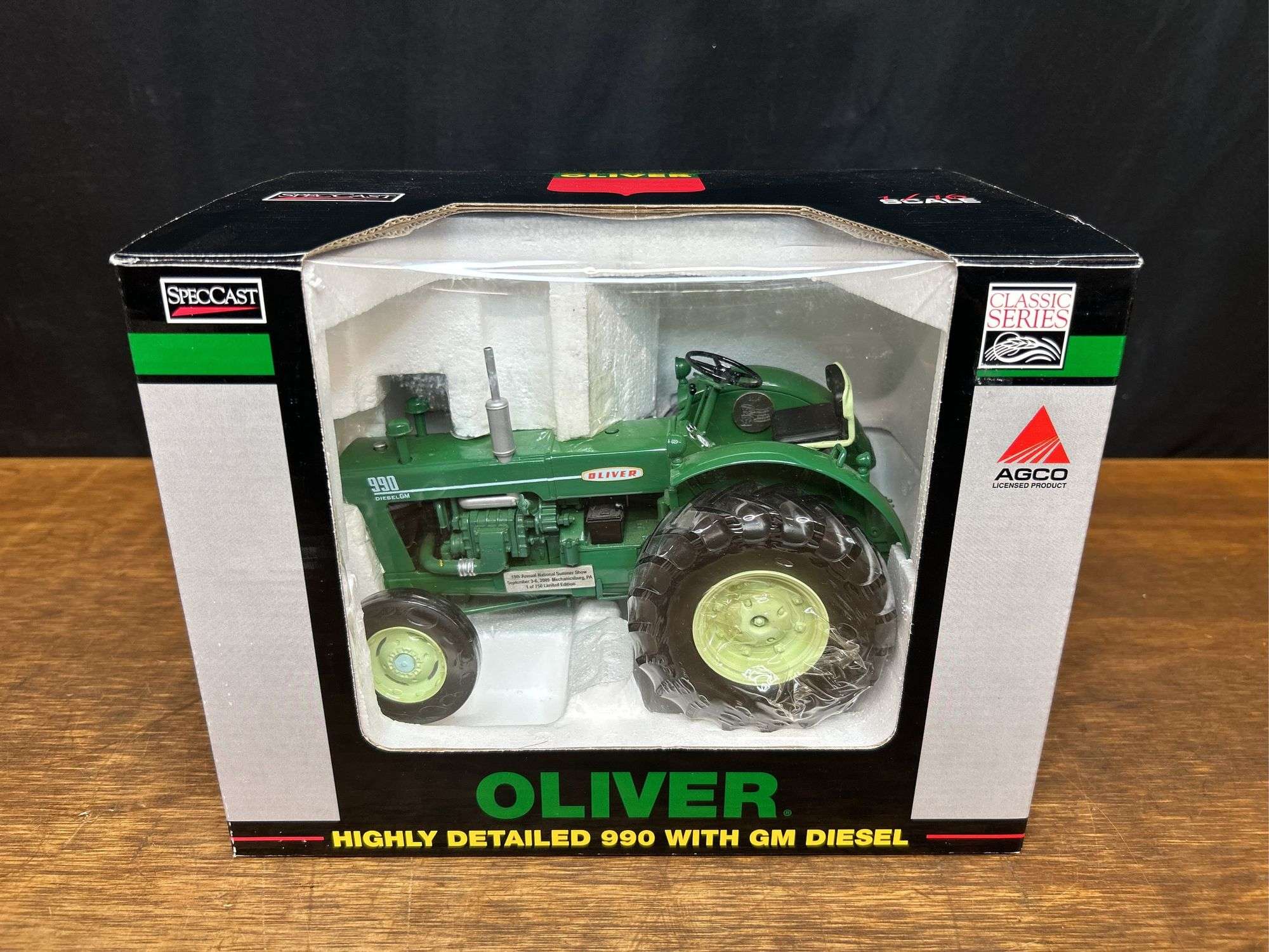 1/16 Oliver 990 2009 HPOCA NIB SC - Aumann Auctions, Inc.