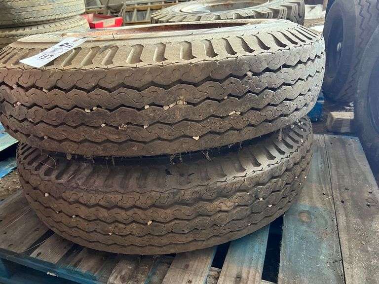 (2) Tires on Rims image