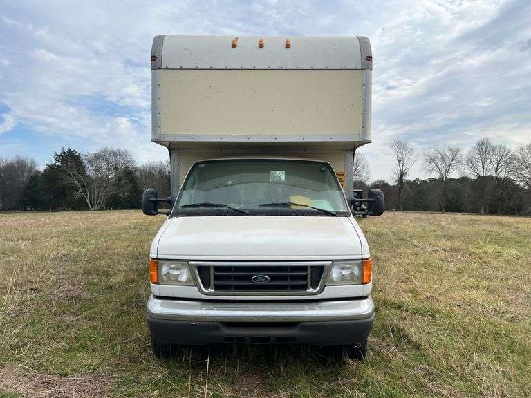 2006 Ford E450 Box Truck