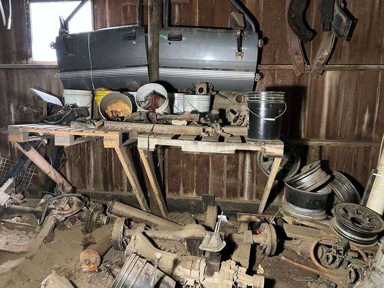 Assorted Mitsubishi Parts image