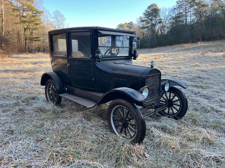1924 Ford Model T Sedan