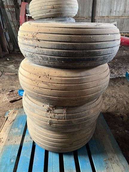(4) Tires on Rims image