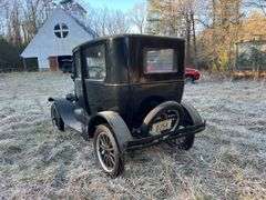 1924 Ford Model T Sedan