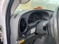 2006 Ford E450 Box Truck