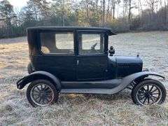 1924 Ford Model T Sedan