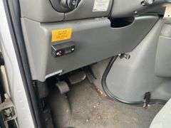 2006 Ford E450 Box Truck