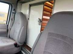 2006 Ford E450 Box Truck