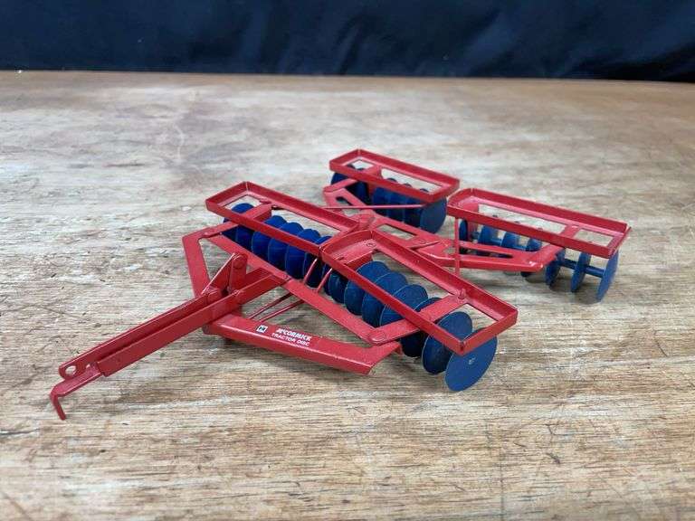 1/16 IH McCormick Disk Eska image