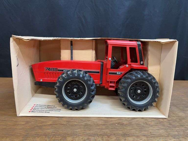 1/16 IH 7488 NIB Ertl image
