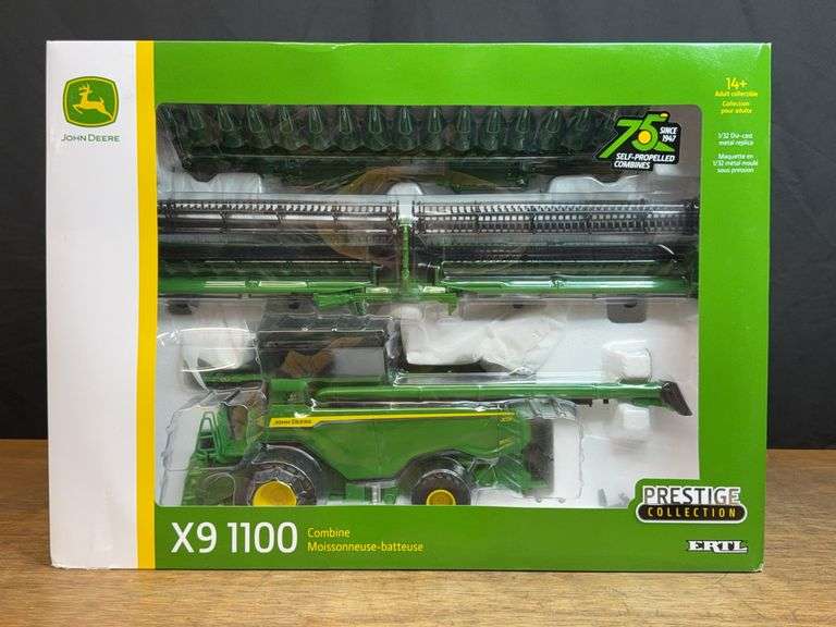 1/32 John Deere X9 1100 Combine Prestige NIB Ertl image