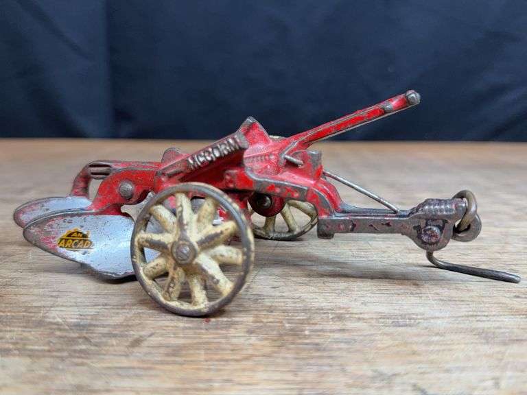 1/16 McCormick-Deering Plow Arcade image