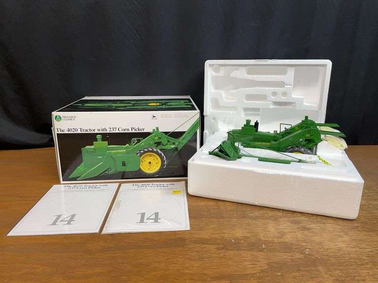 1/16 John Deere 4020 w/Picker Precision NIB Ertl image