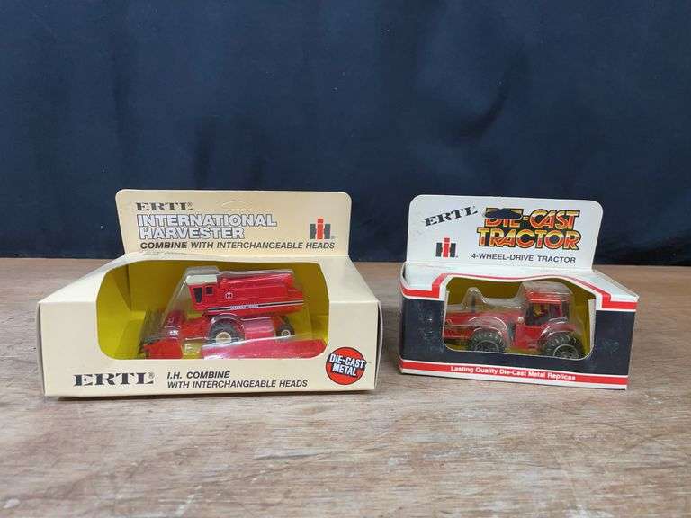 (2) 1/64 IH 6388 + 1/80 IH Combine NIB Ertl image