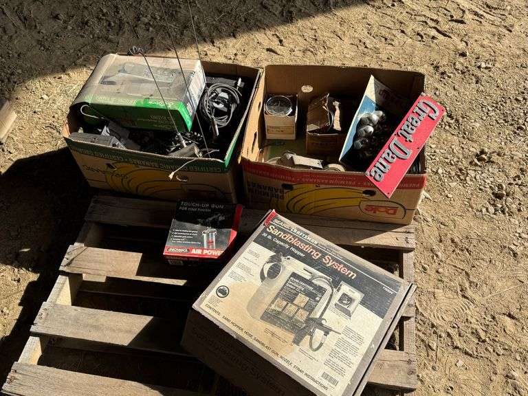 Sandblaster, CB Radio, Tach image