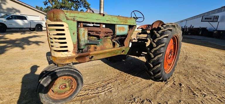 Oliver 88 Row Crop image