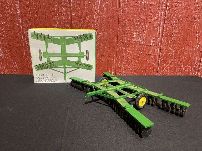 1/16 John Deere Tandem Wing Disk NIB Ertl image